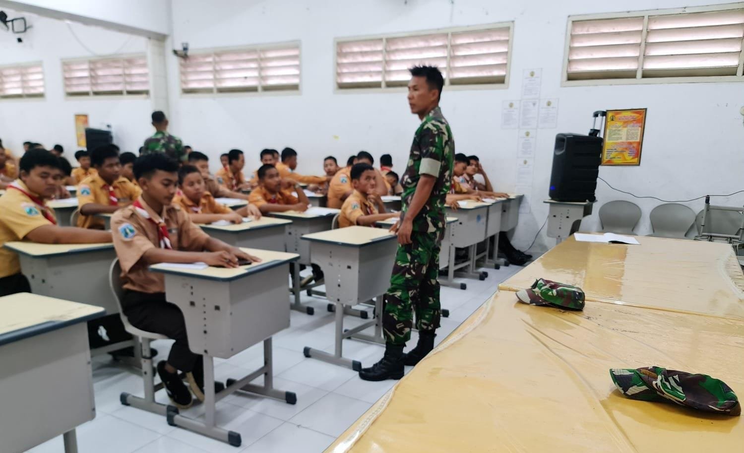 Babinsa Koramil 01 Kota Jombang Bergabung Dalam Kegiatan Pramuka Di