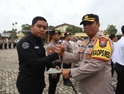 Loyalitas Tanpa Batas, Bripda Ivantri Ba SiHumas Polres Mojokerto Dapatkan Penghargaan dari Kapolres