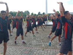 Memelihara Kesehatan Jasmani Anggota Koramil 0814-10/Mojoagung Melaksanakan Binsik Di Alun Alun Jombang