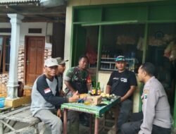 Kompak, Babinsa Dan Bhabinkamtibmas Komsos Bersama Dengan Warga Binaan