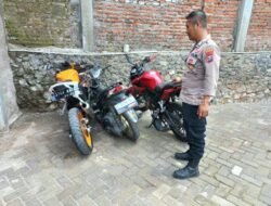 Tiga kendaraan yang mengalami kecelakaan di tikungan Gotekan Pacet selatan mojokerto