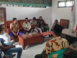 Wujud Komunikasi Sosial, Babinsa Koramil 14/Ngoro Bersama Perangkat Desa Mediasi Permasalahan Warga Binaan