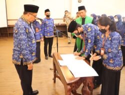 Sekda Washil Mengambil Sumpah Janji 26 PNS PKN STAN