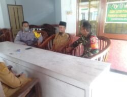 Tingkatkan Sinergitas Babinsa Koramil 04/Gudo Laksanakan Komsos Dengan Perangkat Desa