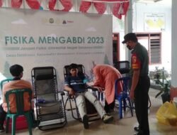 Babinsa 0814/17 Wonosalam Dampingi Giat Mahasiswa Unesa Surabaya Laksanakan Donor darah di Desa Binaan