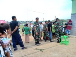 Babinsa Koramil 0820/ 02 Wonoasih turut Amankan Lomba Kerapan Sapi Brujul.