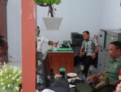 Jalin Silaturahmi, Babinsa Gelar Komsos Bersama Perangkat Desa