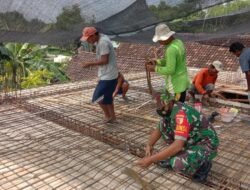 Babinsa 0814-03/Tembelang Dan Warga Kompak Kerja Bakti Bangun Mushola