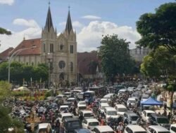 Kota Malang Macet Parah di Beberapa Ruas Jalan Imbas Peringatan Haul Akbar dan Kegiatan UMKM