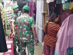 Tingkatkan Keamanan Di Wilayah Binaan, Anggota Koramil 0814/14 Ngoro Laksanakan Patroli Di Pasar Tradisional