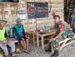 Koptu Dheny S. Anggota Koramil 0814/09 Kudu Manfaatkan Warung Kopi menjadi Sarana Komsos