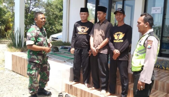 Jaga Kamtibmas di Wilayah Babinsa 0814/16 bareng Bersama Babinkamtibmas Komsos Bersama Tokoh Pemuda