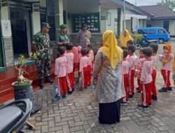 Terima Kunjungan Anak TK Al mansur Koramil 13/Peterongan Kenalkan Profesi TNI