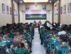 Dandim 0808/Blitar Berikan Jam Komandan kepada Anggota