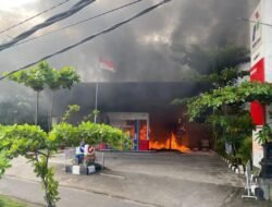 Diduga Karena Percikan Api Motor, SPBU Nusa Ceningan Terbakar