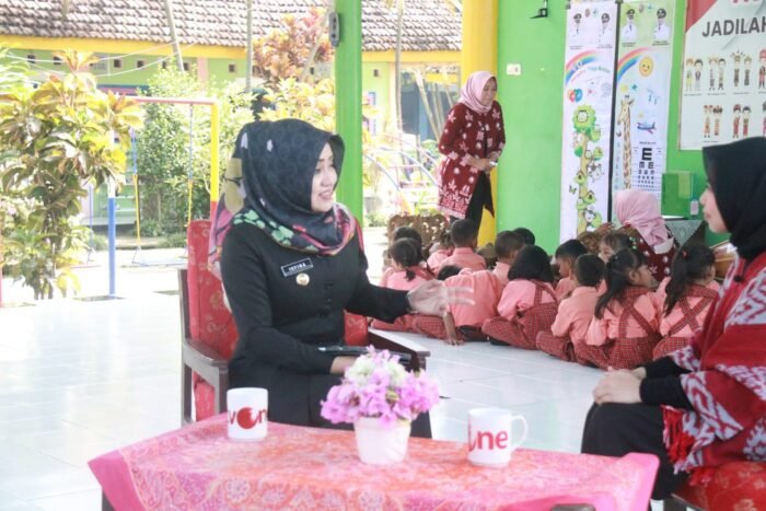Upaya Turunkan Stunting, Bupati Ikfina Lakukan Inspeksi Pelayanan Gerdu Paud Penting