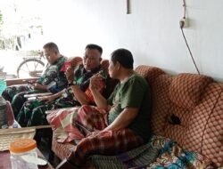 Bati Tuud Koramil 12 Kesamben Sambangi Warga Yang Berprofesi Sebagai Petani Sayur di Wilayah Binaan