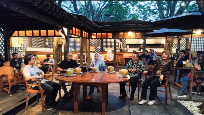 Bersama KIM dan Wartawan Ning Ita Ajak Ngopi Bareng di Semarang