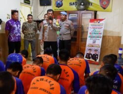Wakapolres Jombang Tampung Keluhan dan Beri Motivasi Tahanan Saat Jum’at Curhat 