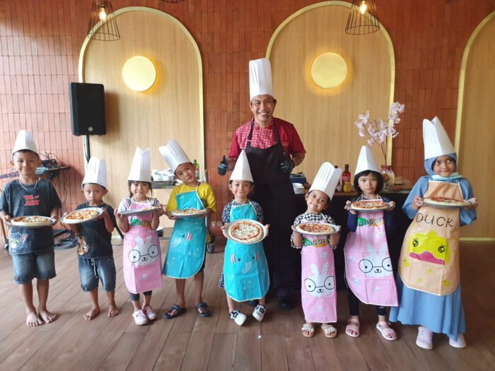 Hanya di Aston Mojokerto Mengisi Liburan Dengan Kelas Memasak Pizza Bersama Bunda