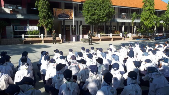 MPLS SMAN 1 Dawarblandong, Danramil Sampaikan NKRI Negeri Surga Didambakan Penduduk Dunia