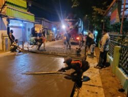 Dikebut Hingga Larut Malam, Betonisasi Jalan Desa Tropodo 1 Waru Masuk Tahap Rigid Beton