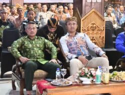 HUT Ke-78 TNI Forkopimda Mojokerto Nonton Bareng Pagelaran Wayang Kulit Lakon Bimo Kridho
