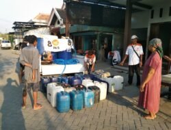 PKS Salurkan Air Bersih Kepada Warga Terdampak Kekeringan 