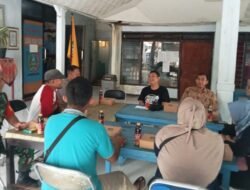 Sambangi Kantor Desa Babinsa Koramil 0814-16/Bareng dan Babinkamtibmas Komsos Dengan Perangkat Desa