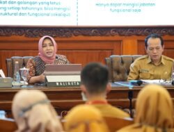 COACHING ASN RSUD DR. WAHIDIN SUDIROHUSODO, WALI KOTA MOJOKERTO : HARUS SABAR MELAYANI MASYARAKAT
