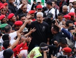 Ganjar Pranowo di Gor Sidoarjo. KTP Sakti-Internet Gratis untuk Sejahterakan Rakyat!