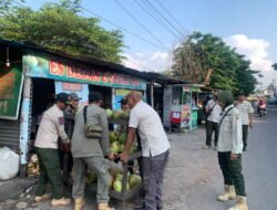 Penjual Makanan Tanpa Tabir, Jadi Sasaran Penertiban Satpol PP Kabupaten Mojokerto