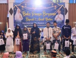 Berbagi Kebahagiaan, Bupati Ikfina Gelar Buka Bersama Dan Bagi Santunan Dengan Anak Yatim