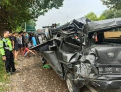 Laka Balongbendo Tiga Korban Di Larikan Ke Rumah Sakit