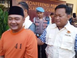 Korupsi Anggaran Desa 360 Juta, Kades SampangAgung Ditangkap Paksa Polres Mojokerto