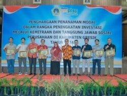 Kontribusi Pelaku Usaha Tingkatkan Perekonomian dan Kesejahteraan Masyarakat, Pemkab Gresik Beri Penghargaan Investasi