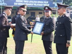 Kapolres Berikan Reward 7 Personel Berprestasi di Upacara Hari Kesaktian Pancasila