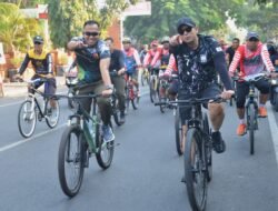 Gowes Bareng Danrem 082/CPYJ, Meriahkan HUT Ke-79 TNI Bersama Forkopimda & LCC Mojokerto