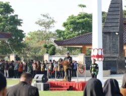 Pjs Bupati Blitar : Lestarikan Budaya Bangsa dengan Menggunakan Pakaian Batik