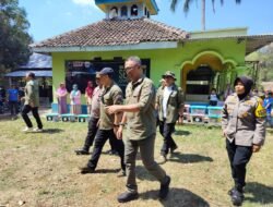 Kapolda Jatim Pimpin Bakti Sosial Semeru Overland untuk Cooling System Pilkada 2024 di Purwodadi