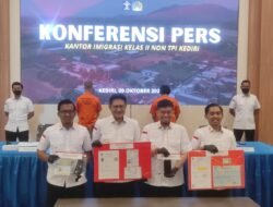 Dua WNA diamankan Usai Melanggar Hukum Keimigrasian di Kediri, Satu Oknum WNA 8 Tahun Buron
