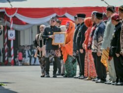 Pemkab Gresik Raih Penghargaan Peringkat Pertama Capaian Investasi Pada Peringatan Hari Jadi Provinsi Jatim Ke-79