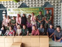 Yonif 511/DY Bagikan Paket Sembako Untuk Warga Di Daerah Latihan