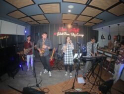 Gelaran Jazz Traffic On The Move di Juliet Rose Sky Lounge Aston Inn Jemursari 