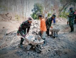 HUT ke-79 TNI, Hubungkan 2 Desa yang Terpisah Puluhan Tahun
