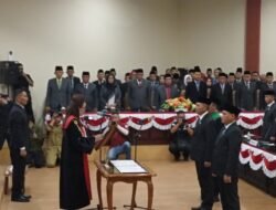 Rapat Paripurna, Hadi Prayitno,S.H dan Ari hernowo Dilantik Sebagai Wakil Pimpinan DPRD Kota Mojokerto