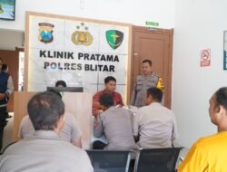Jelang Pilkada 2024, Polres Blitar Laksanakan Pemeriksaan Kesehatan Anggota Pengamanan TPS