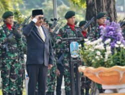 Pimpin Upacara Hari Pahlawan, Ketua DPRD Jatim Sampaikan Pesan Spirit