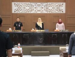 Pj Walikota Probolinggo Hadiri Rapat Paripurna Bahas Raperda APBD TA 2025 di DPRD