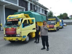 Polres Gresik Kawal Pengiriman Logistik Pilkada 2024 ke Pulau Bawean